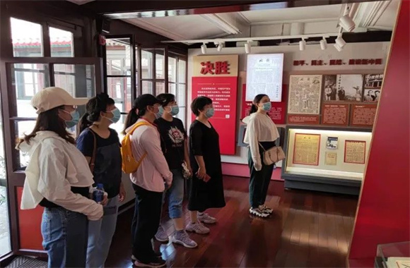 1657671950208028388.jpg 5.jpg